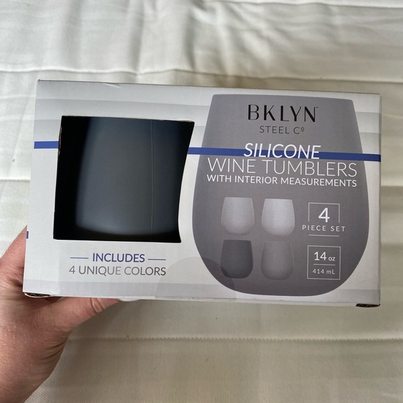 Silicone Wine Tumblers - Picture 1 of 2